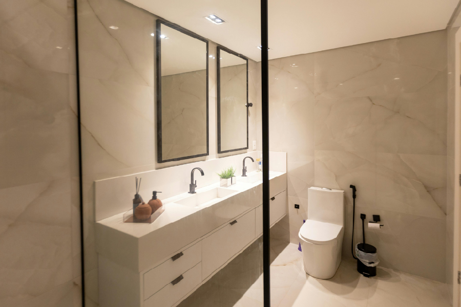 How to Choose the Right Lighting for a Small Bathroom