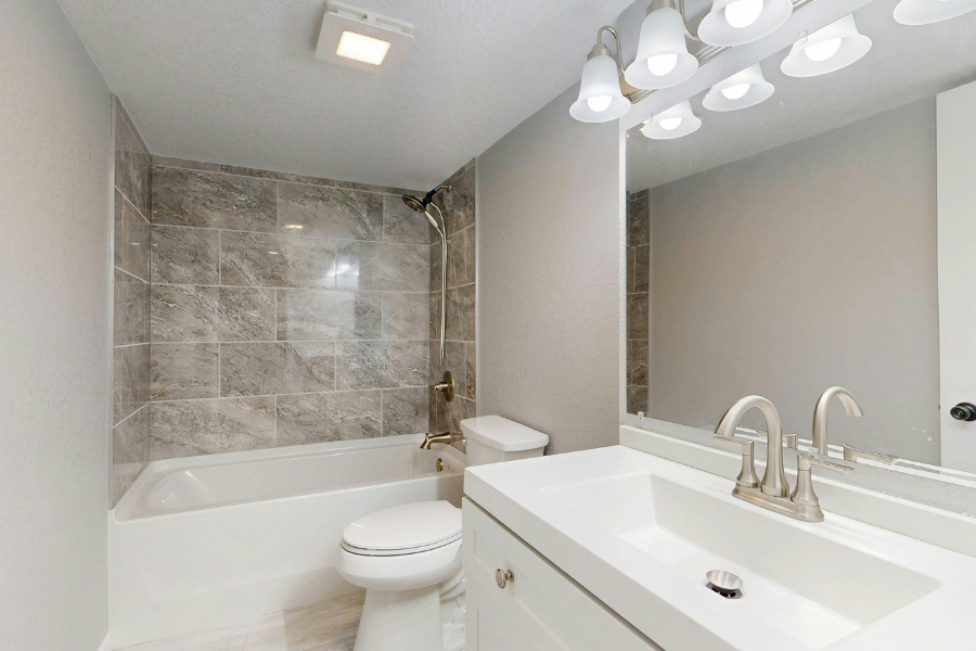 How to Choose the Right Bathroom Floor Tiles for Your Home